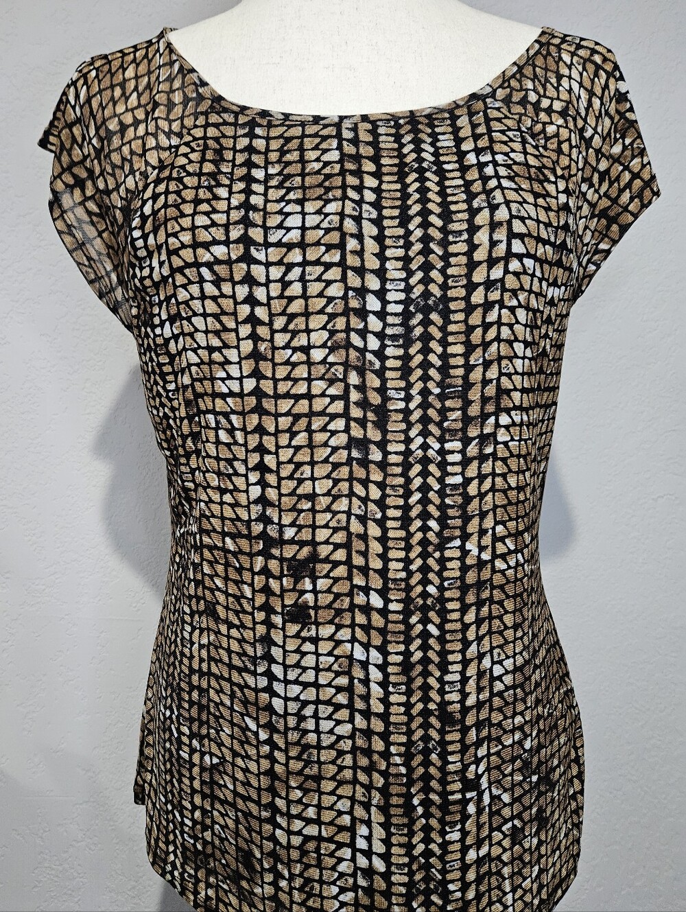 EUC Cable & Gauge Black and Tan Geometric Short Sleeve Top L